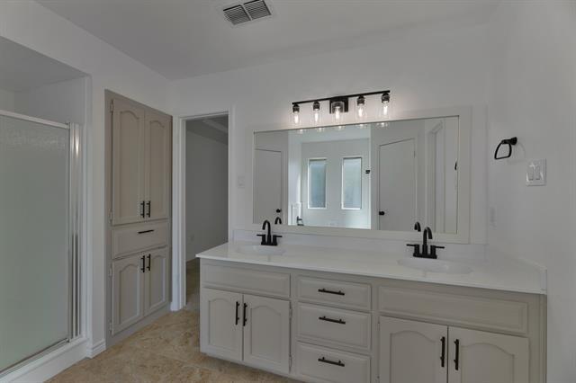 Building Photo - 6404 N Park Dr