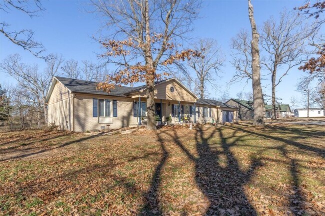 Building Photo - 2002 S 17th St