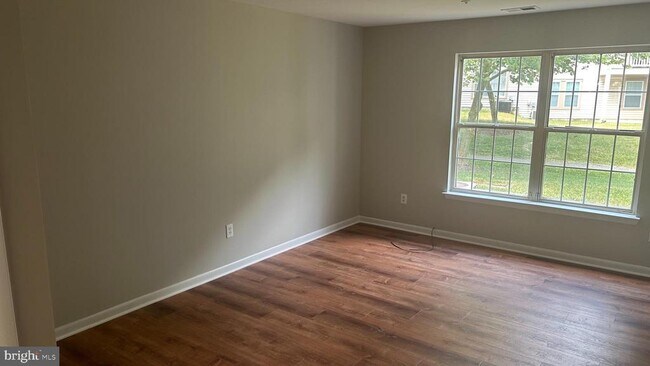 Building Photo - 1012 Spring Valley Ct