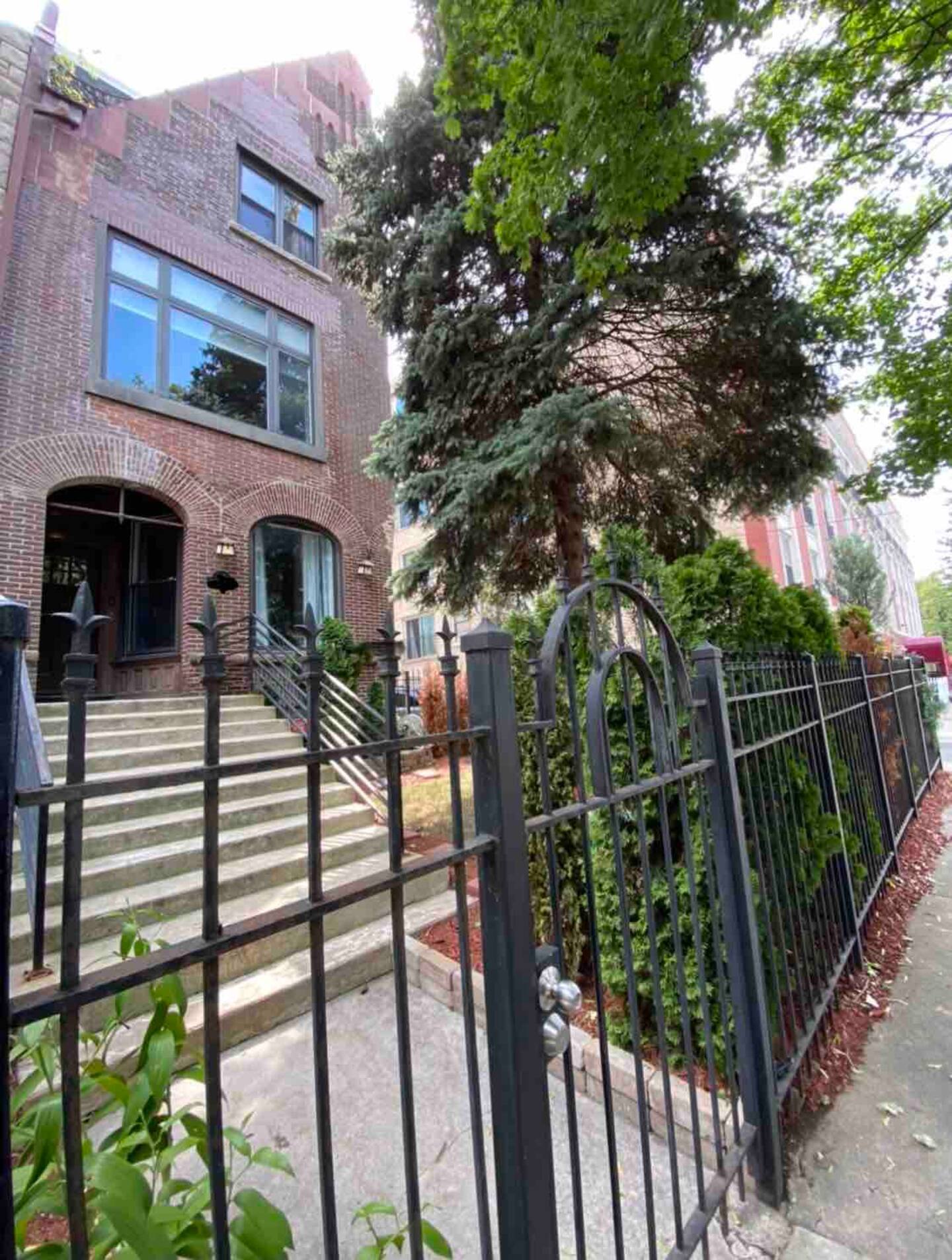 Building Photo - 419 E Oakwood Blvd