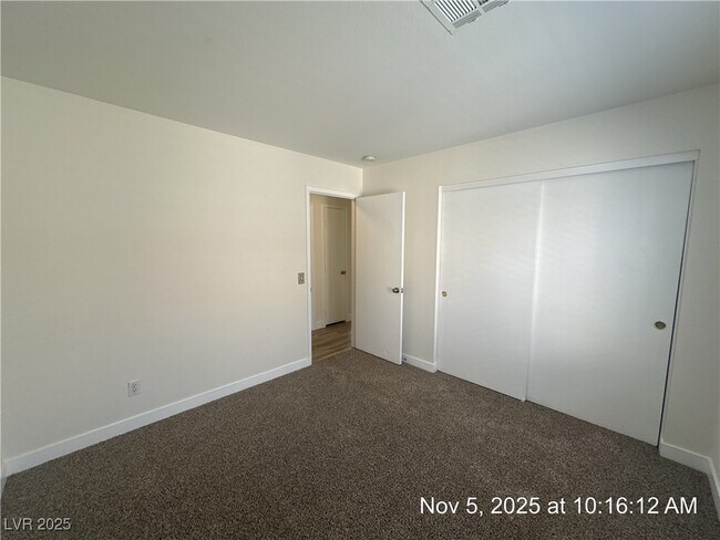 Building Photo - 6543 Blooming Sun Ct