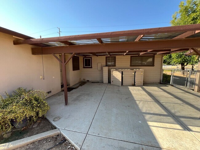 Building Photo - Private Showings Only! Charming Country Home Now Available!