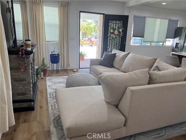 Building Photo - 9528 Redfern Ave