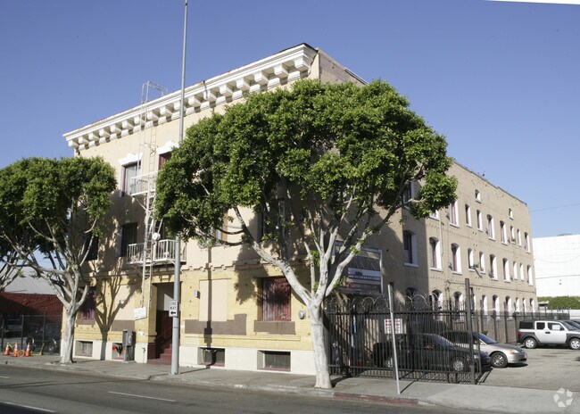Primary Photo - 1349 S Flower St