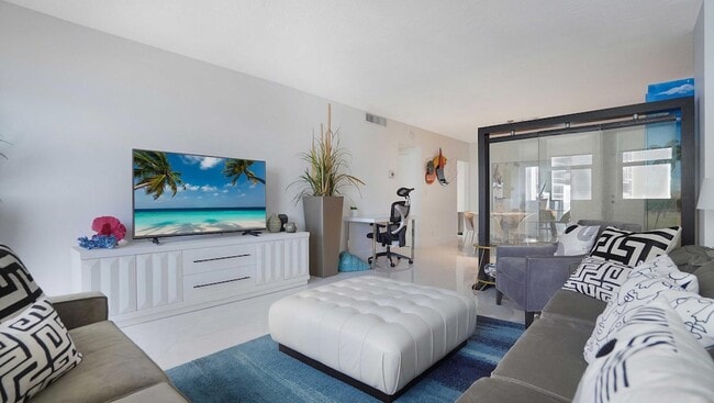 Building Photo - 4250 Galt Ocean Dr