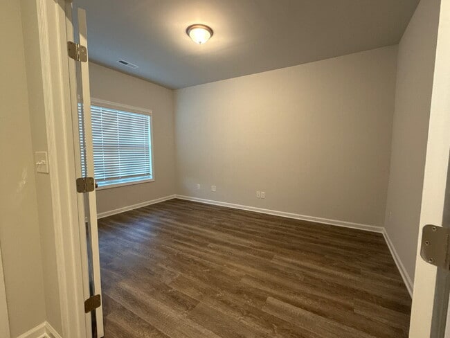 Building Photo - 102 Ranna Dr