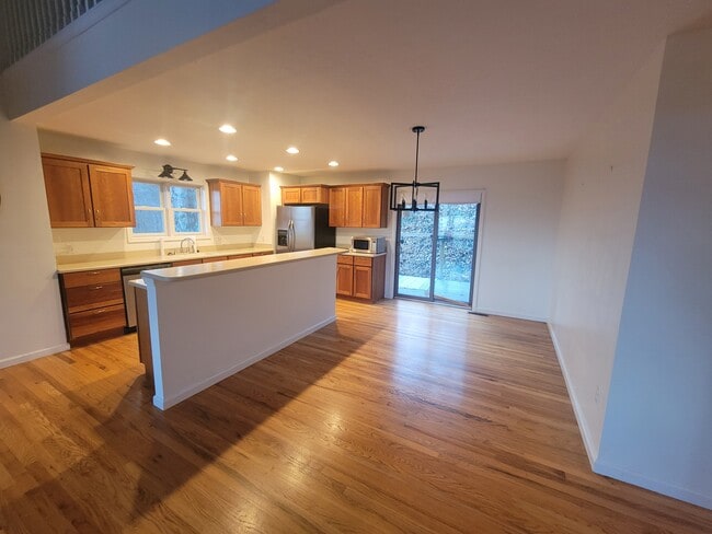 Building Photo - 160 Turkey Hollow Ct