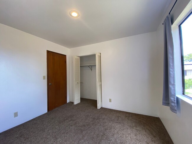 Building Photo - Unfurnished 2 bedroom. 1 bath downstairs u...