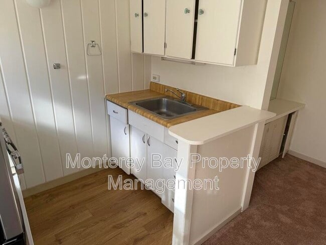 Building Photo - 332 Central Ave