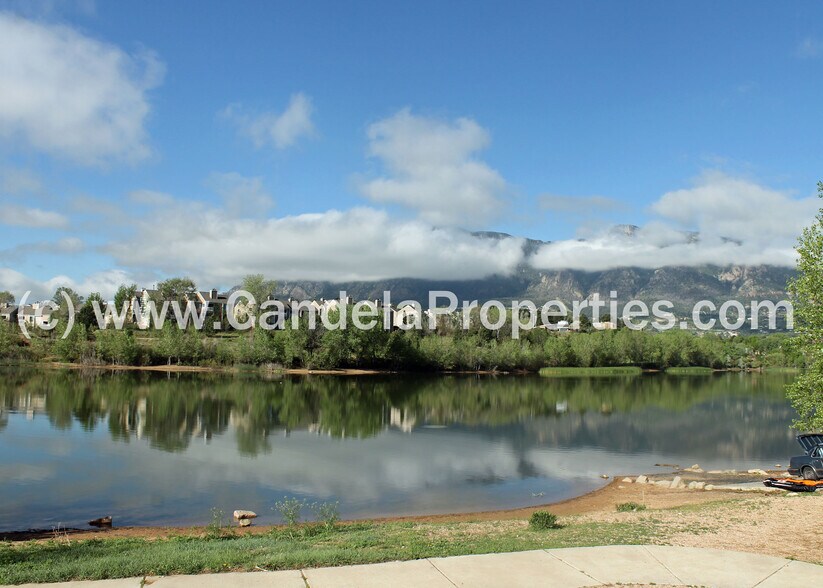 Building Photo - 3474 Oak Creek Dr W