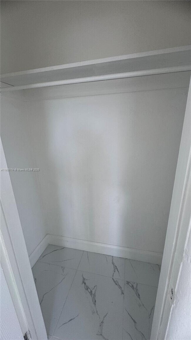 Building Photo - 901 NW 116th St