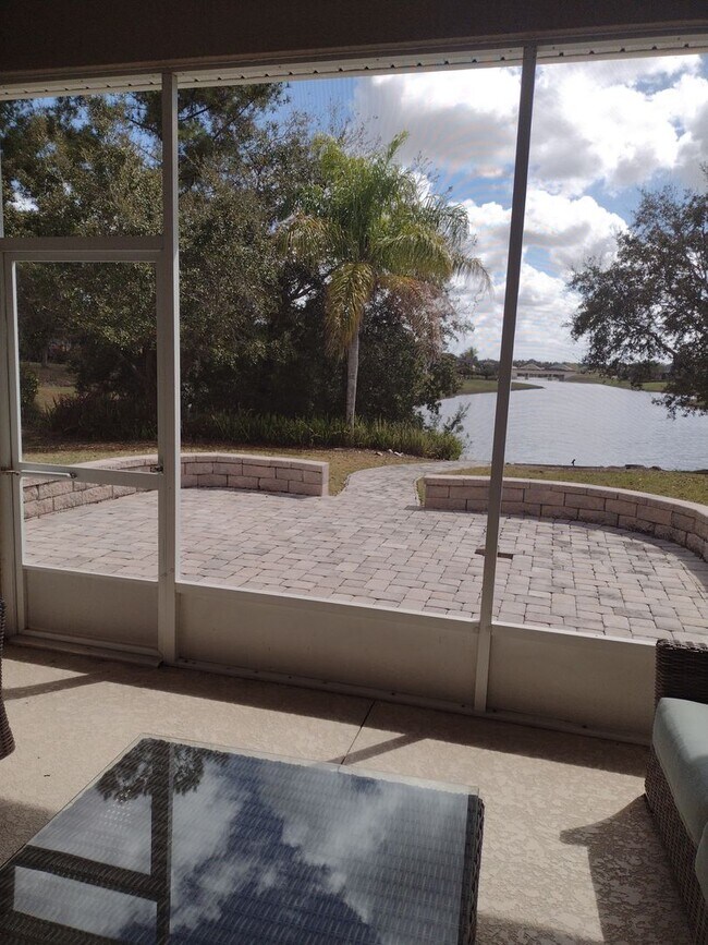 Building Photo - Waterfront Home in Lakes of Mt. Dora