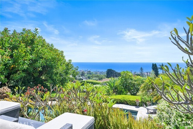 Building Photo - 875 Coast View Dr