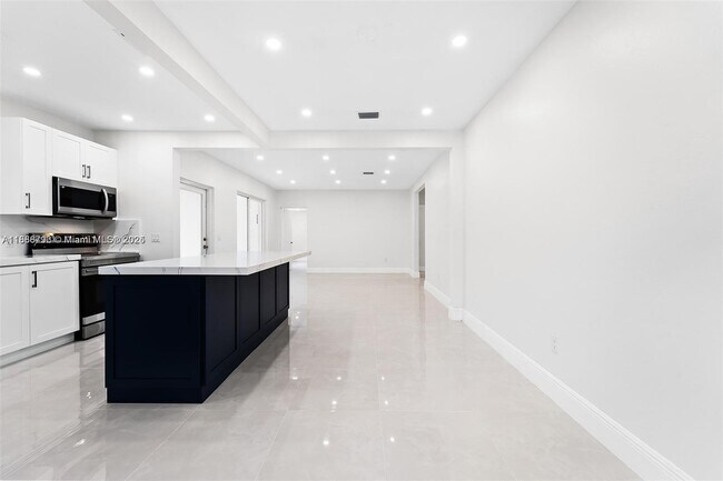Building Photo - 555 SW 51st Ave
