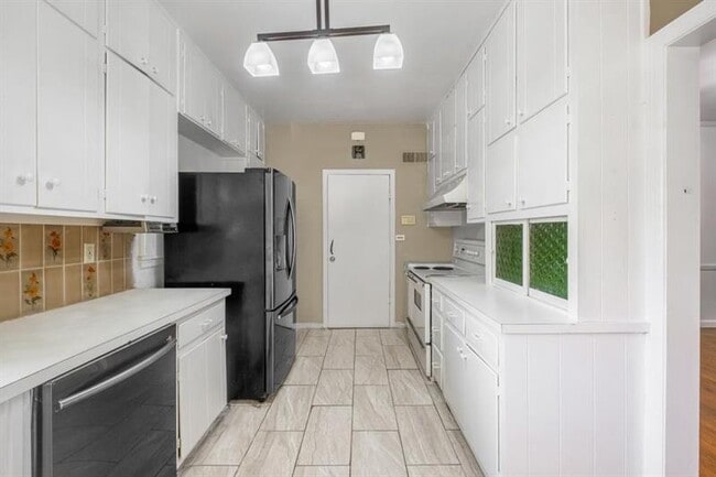 Building Photo - 757 Old Ivy Rd NE