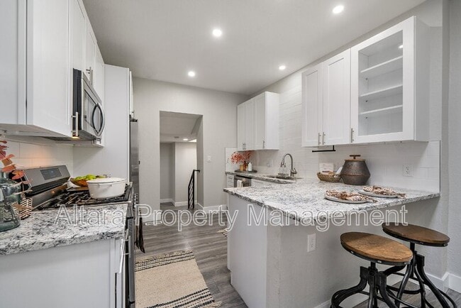 Building Photo - 2339 S Acoma St