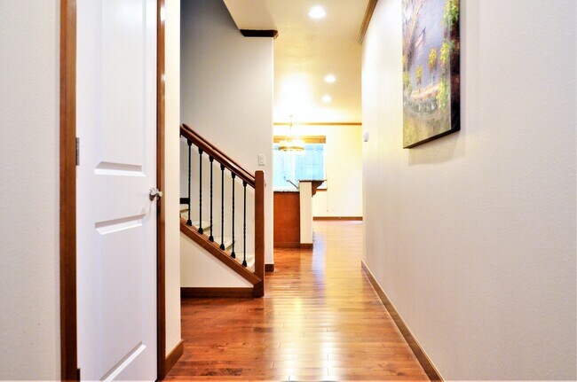 Building Photo - Spacious home with lots of natural light. ...