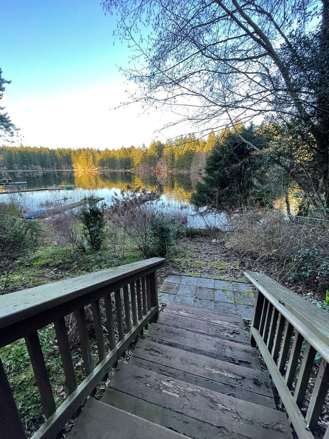 Building Photo - Lakebay 3 Bedroom Available Now, Fenced Yard & More! $500 Move in Bonus!