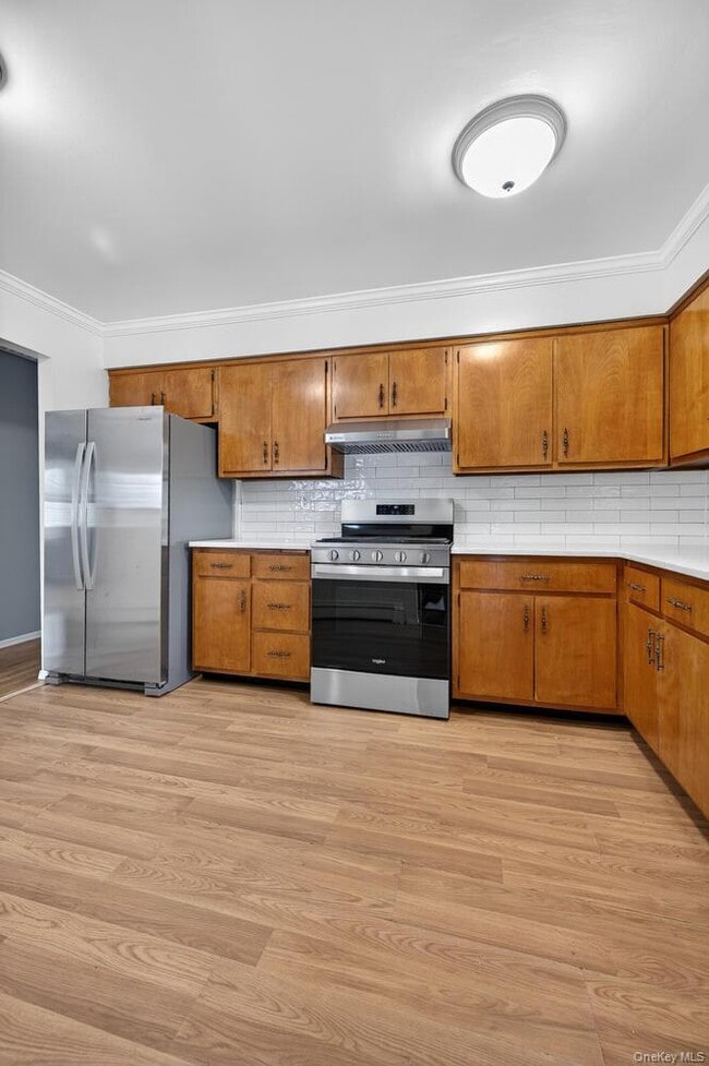 Building Photo - 9 Bay Beach Ave