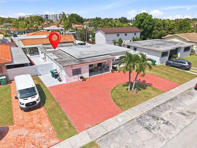 Building Photo - 6755 SW 27th St