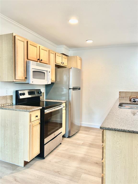 Building Photo - 1702 Royal Hill Dr
