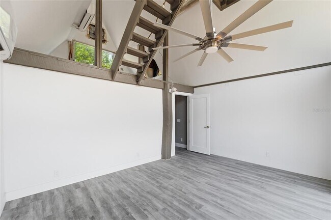 Building Photo - 7210 Valrie Ln