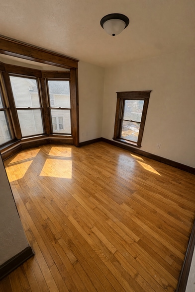 Building Photo - 543 Jackson St