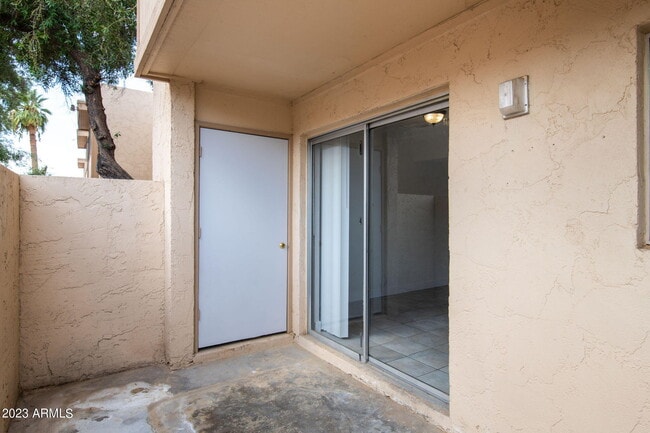 Building Photo - 3522 W Dunlap Ave