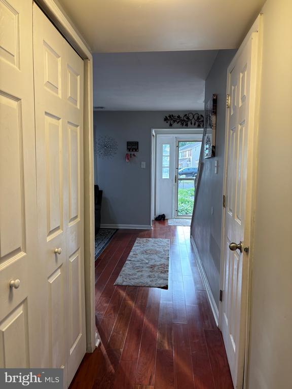 Building Photo - 208 Burnam Wood Dr