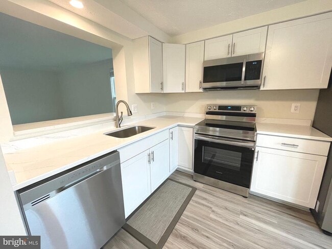 Building Photo - 15107 Arum Pl