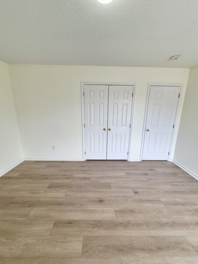 Building Photo - 7221 Oakmere Ct