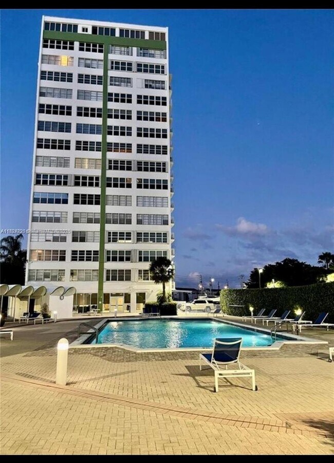 Building Photo - 2150 Sans Souci Blvd