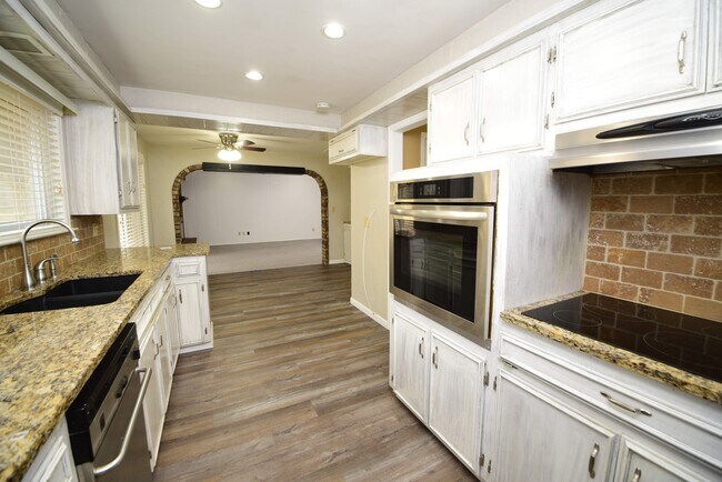 Building Photo - 7811 South College Ave E