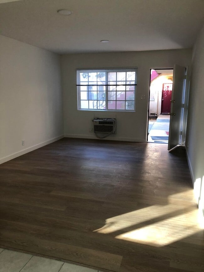 Building Photo - Newly remodeled 1 bedroom