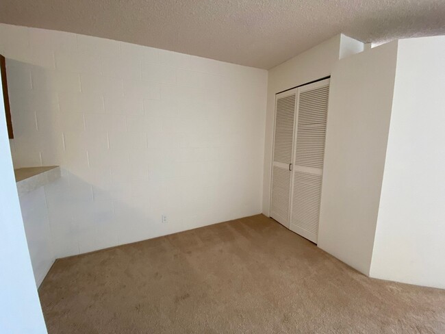 1 BEDROOM, 1 BATH, 1 PARKING WITH OCEAN AN... - 112 S School St ...