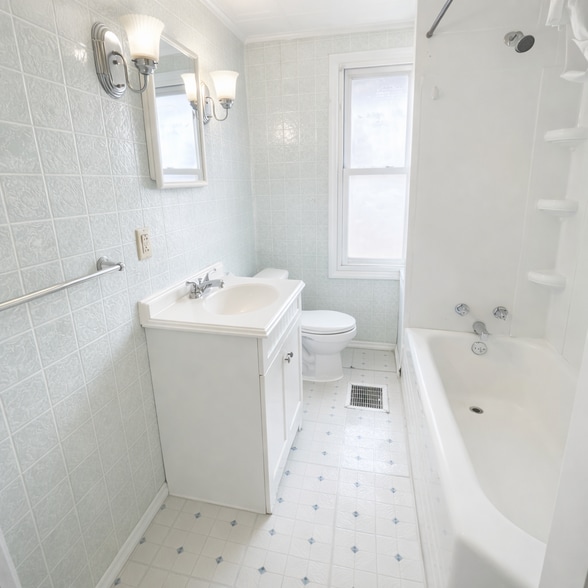 Building Photo - 1608 Woodmont Ave