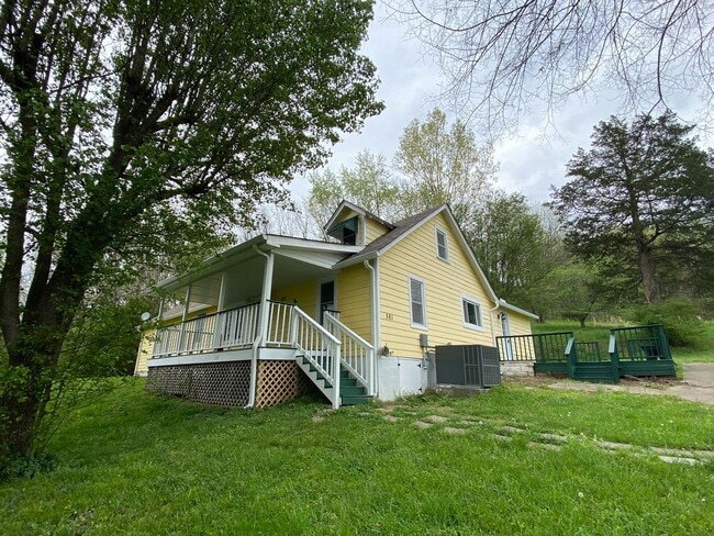 Building Photo - Spacious 3 Bedrooms Located in Hermitage /...