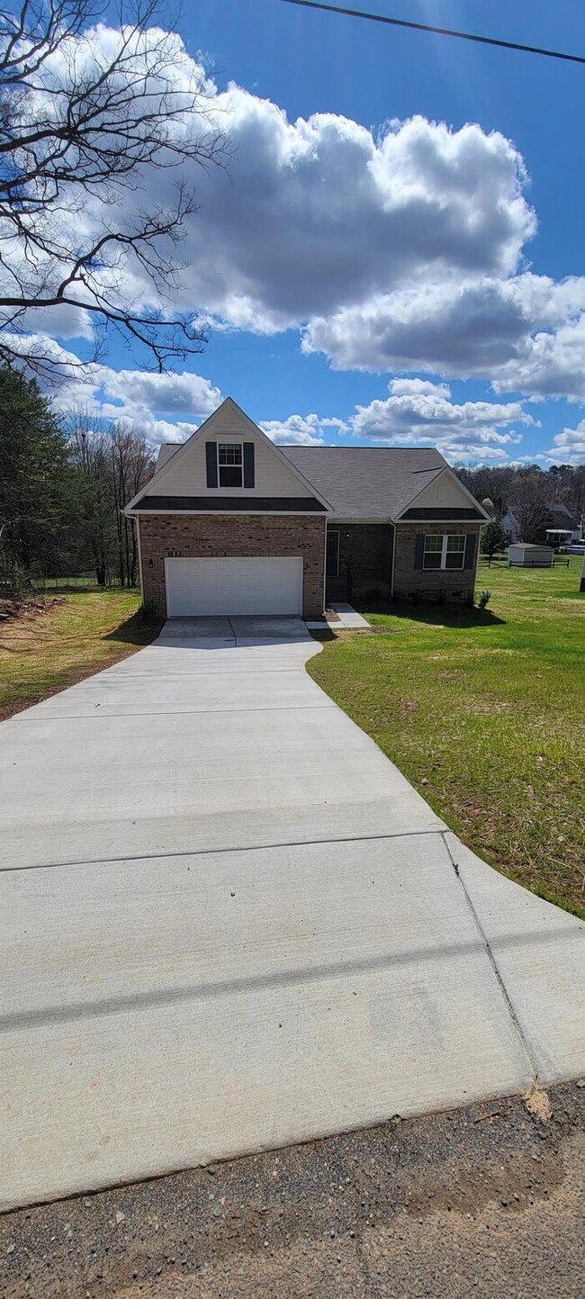 2902 Plantation Way 2902 Plantation Way Albemarle NC 28001