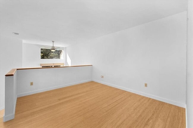 Building Photo - 6410 5 Acre Wood St