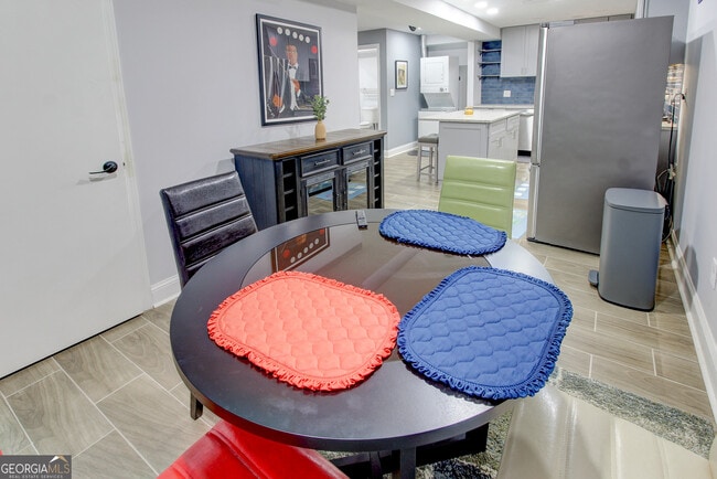 Building Photo - 4915 Lake Forest Dr SE