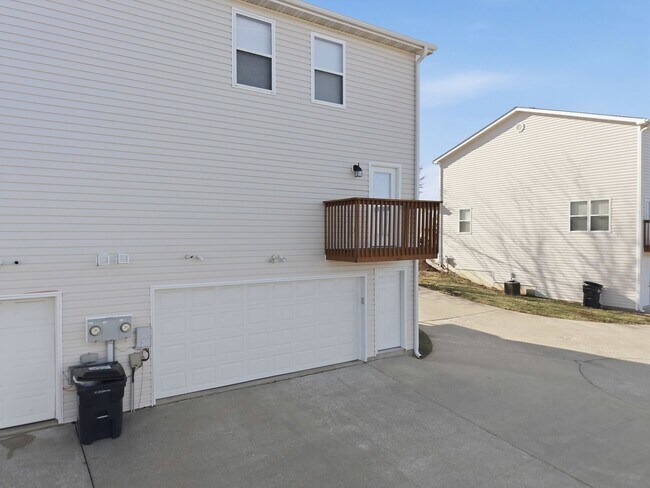 Building Photo - 2413-2415 Northampton Dr.