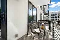 Building Photo - 803 South Ave