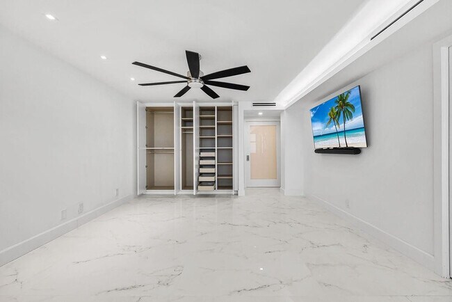 Building Photo - 545 S Fort Lauderdale Beach Blvd