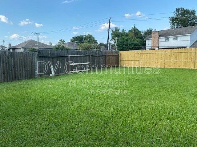 Building Photo - 18502 Bent Elm Dr