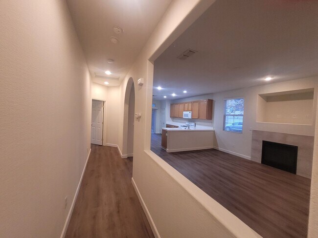 Building Photo - Beautiful Natomas area home on corner lot