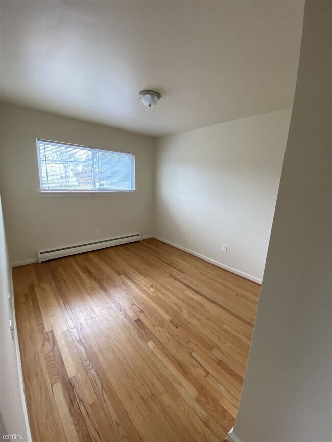 Building Photo - 17161 Denver St