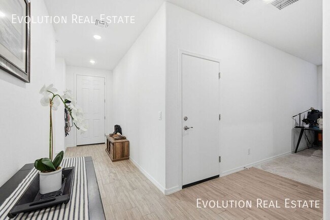 Building Photo - 5532 W Coplen Farms Rd