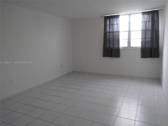 Building Photo - 7900 Tatum Waterway Dr