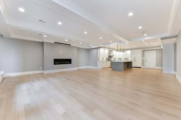 Building Photo - 377 West First St-