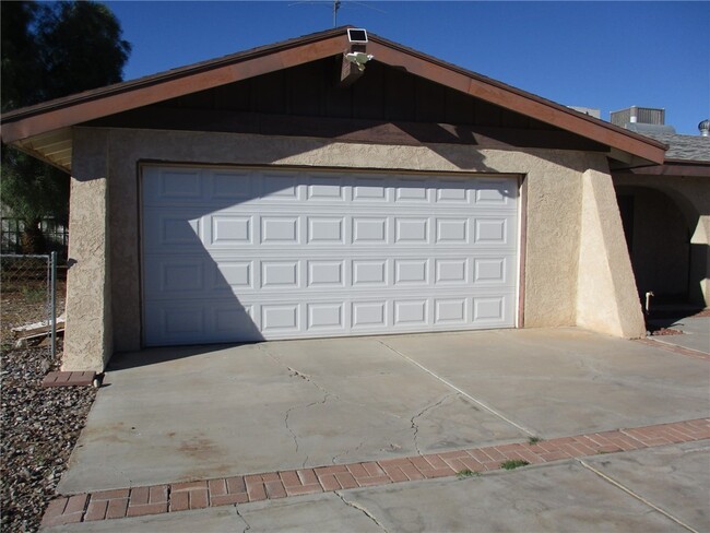 Building Photo - 549 Ramar Rd